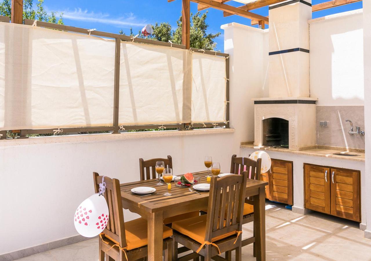 Villa 2 Sleeps 4 Isolated Honeymoon-Villa Sardunya Каш Екстериор снимка